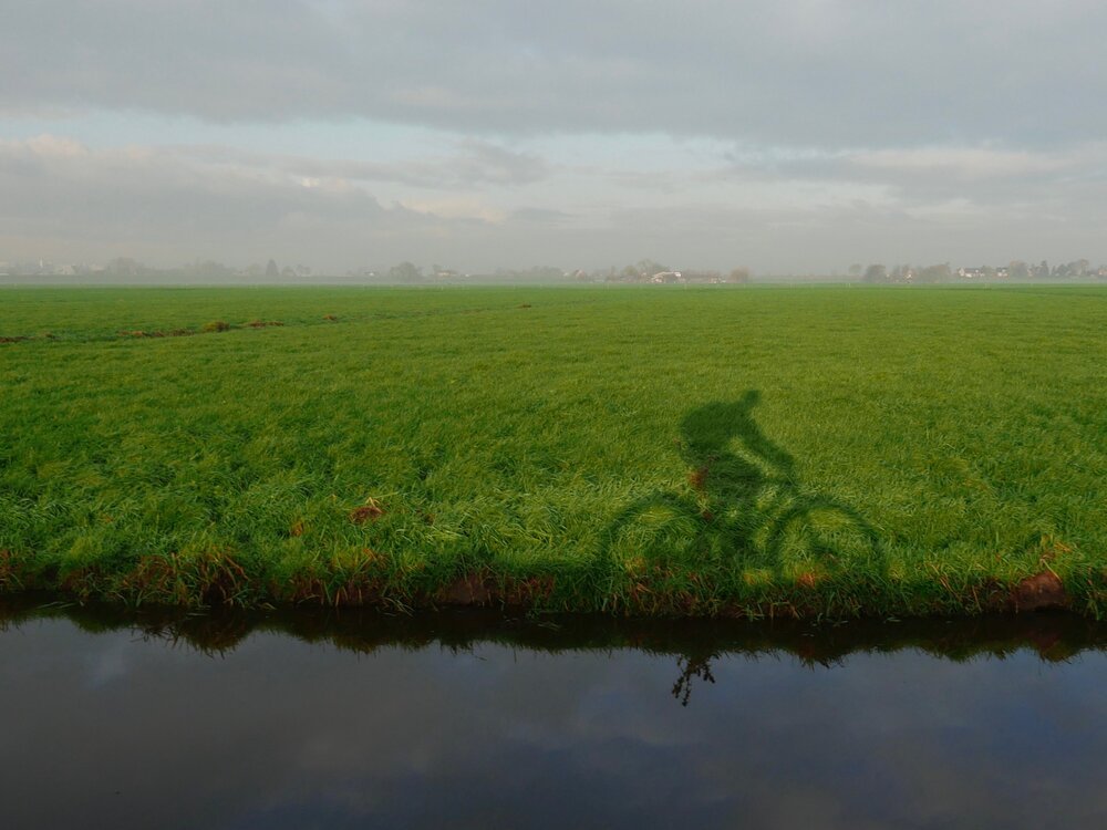 Fietsen met de VanMoof door het Nederlandse landschap
