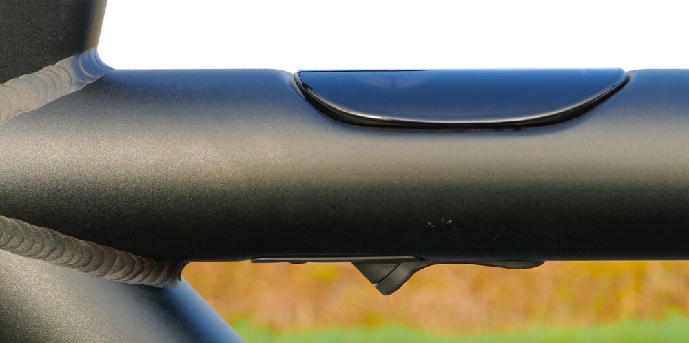 Dashboard en oplaadaansluiting zijn geïntegreerd in het frame