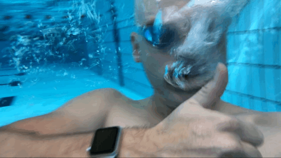 Zwemmen met Apple Watch (gefotografeerd met iPhone)