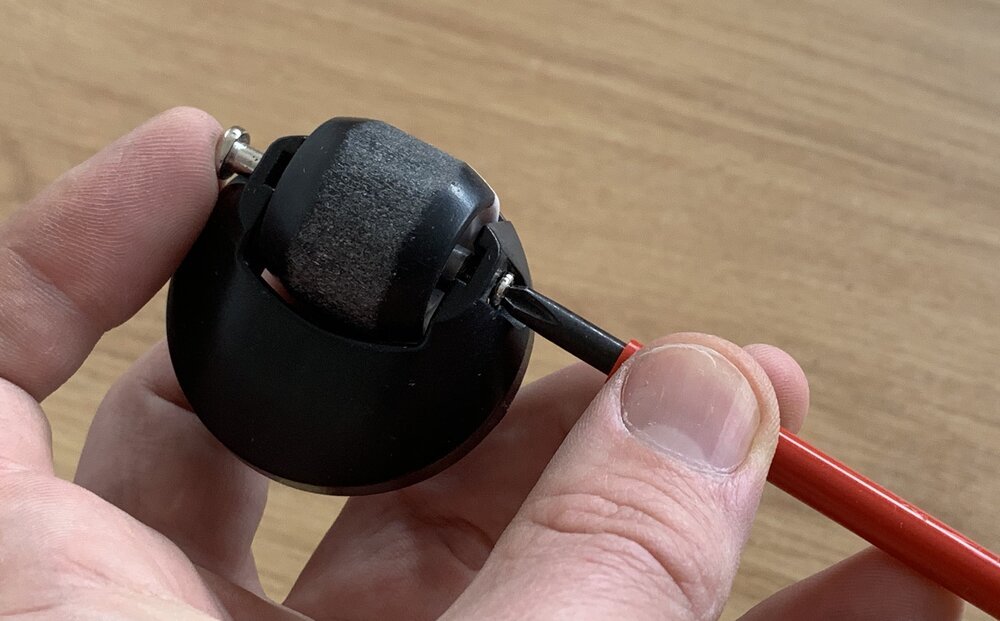 Voorwiel vervangen met een schroefbevestiging