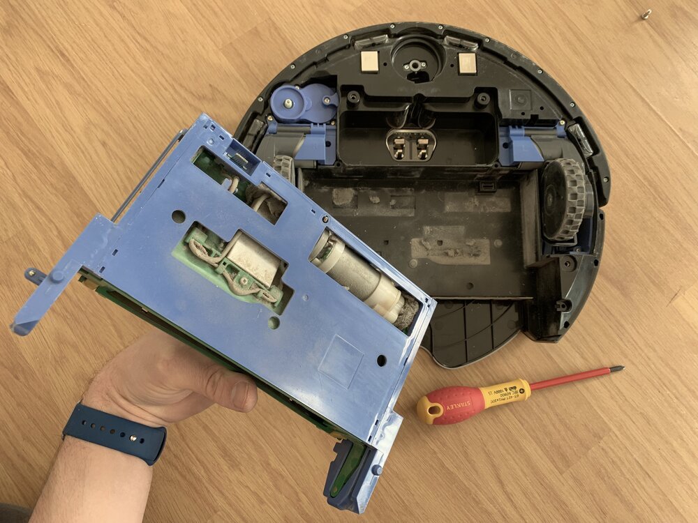 Draai hem om om toegang te krijgen tot de motor