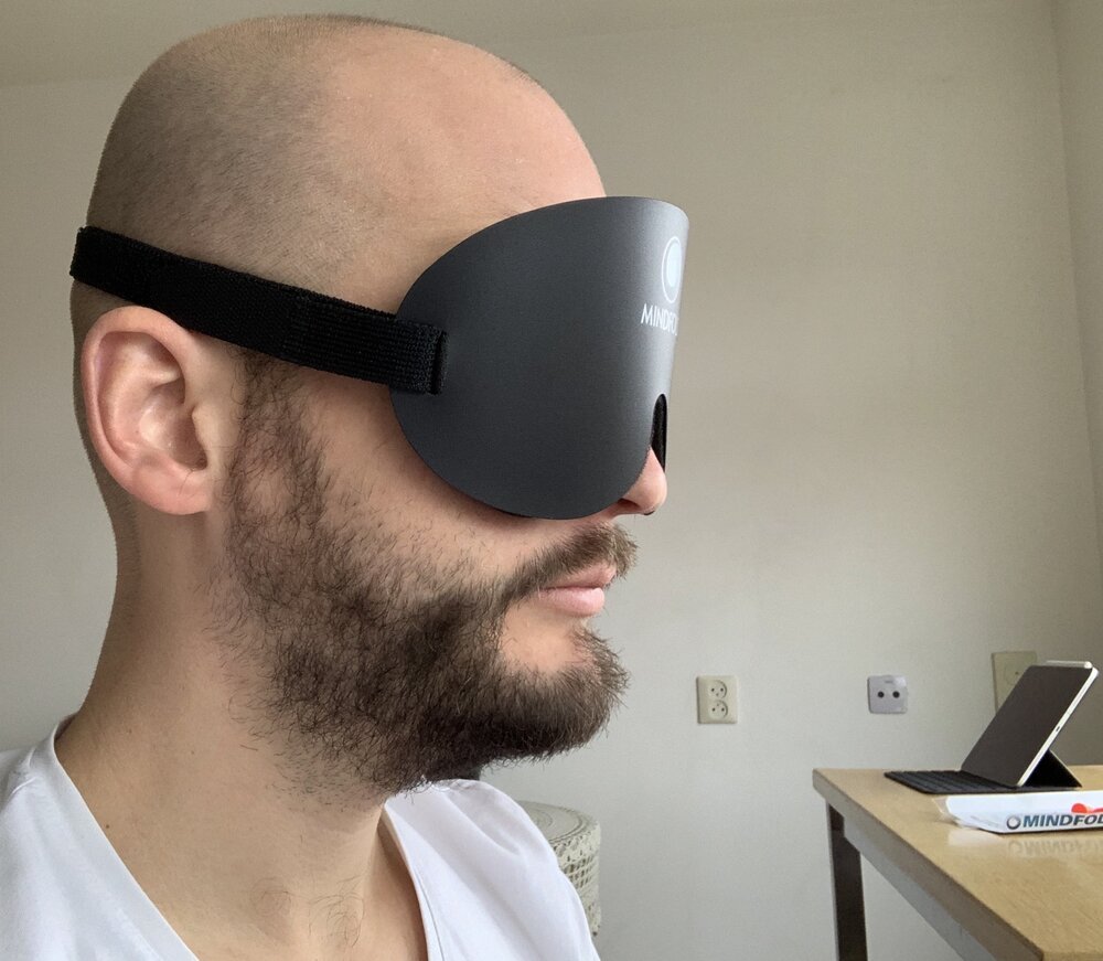 Pavloviaanse reactie: mijn lichaam weet dat het tijd is om te slapen als ik mijn masker opzet - zzzzz