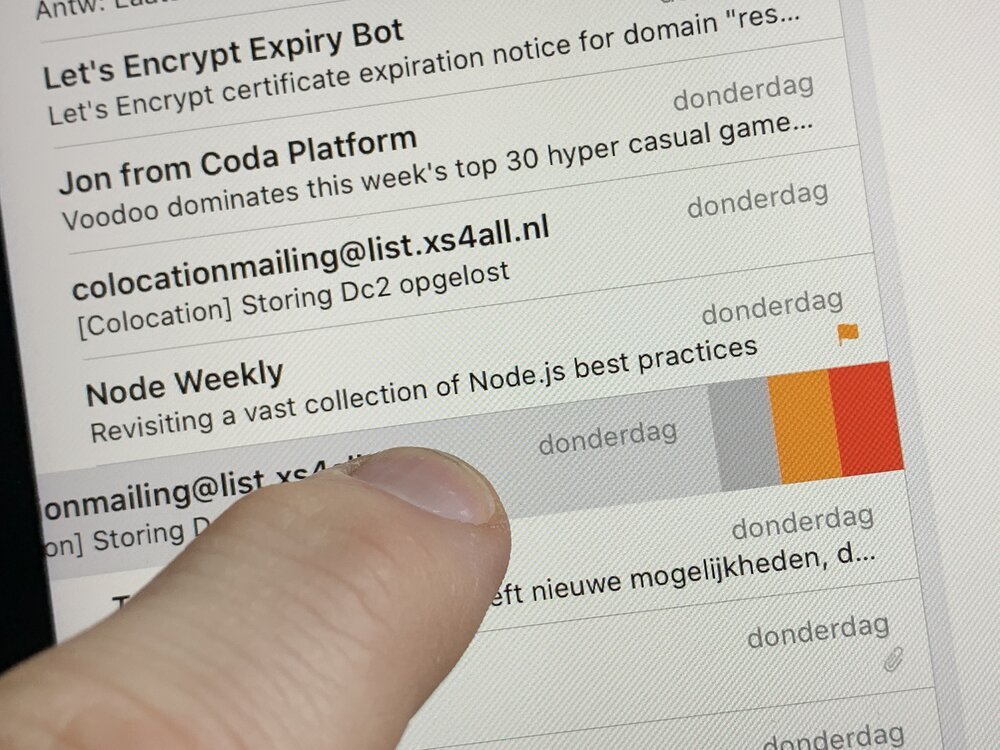Direct de interface manipuleren met je vingers is een perfect voorbeeld van het integreren van hardware met software
