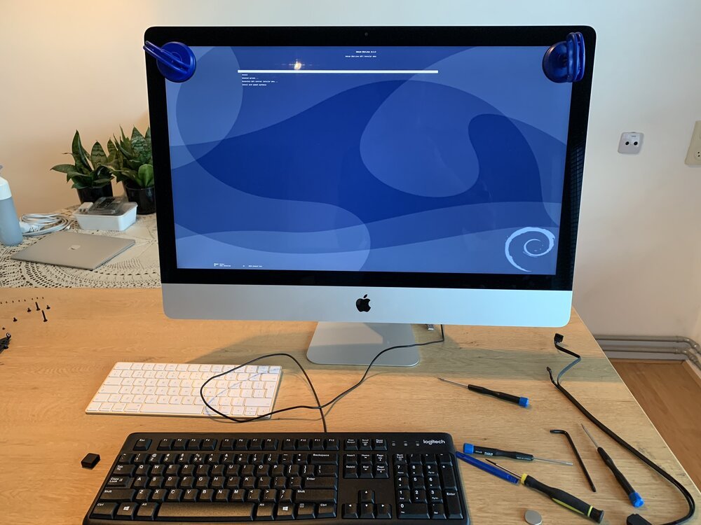 Het Debian GNU/Linux installatieprogramma werd wel degelijk herkend door de iMac
