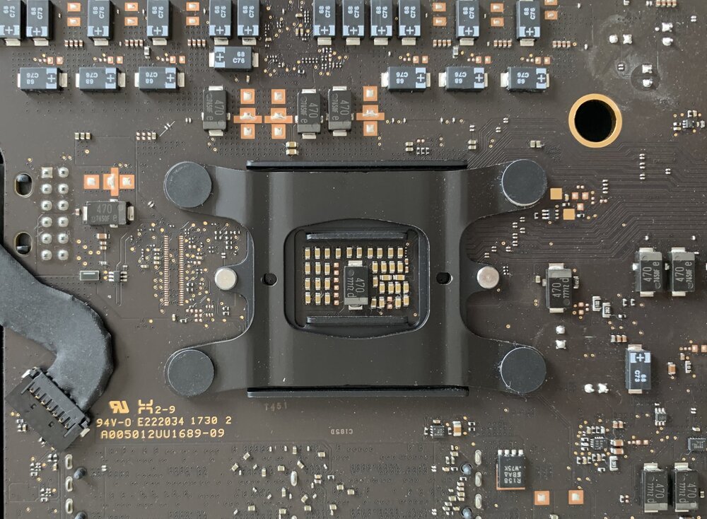 Op het logic board vond ik een nummer - ik heb er een foto van gemaakt tijdens een van mijn talloze montagesessies
