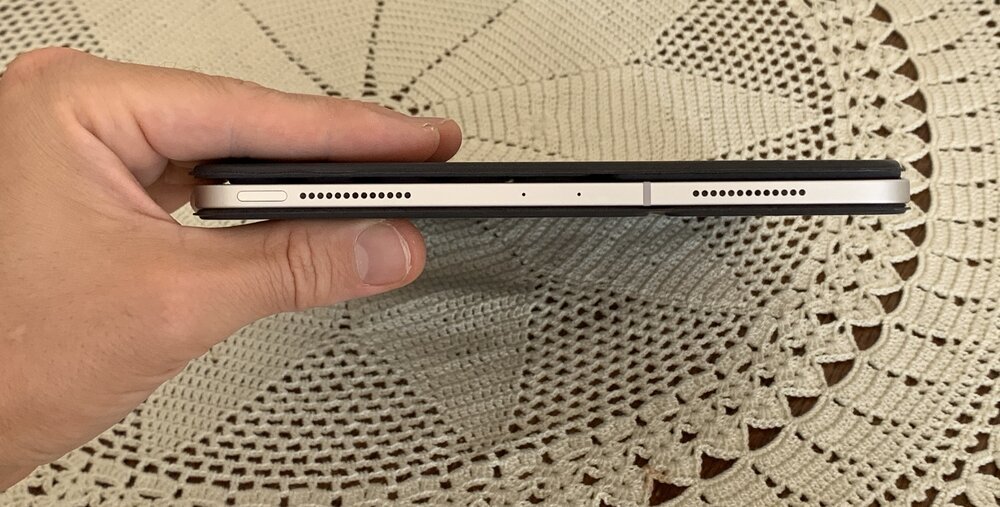 iPad Pro Smart Keyboard Folio zijaanzicht