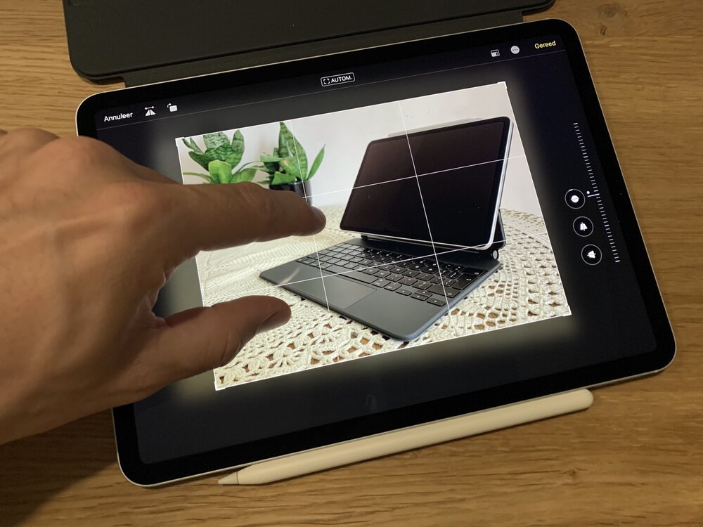 Foto's bijsnijden en roteren voelt natuurlijk, meerdere aanpassingen (grootte, rotatie, afmetingen) maken met één gebaar in plaats van meerdere muisklikken