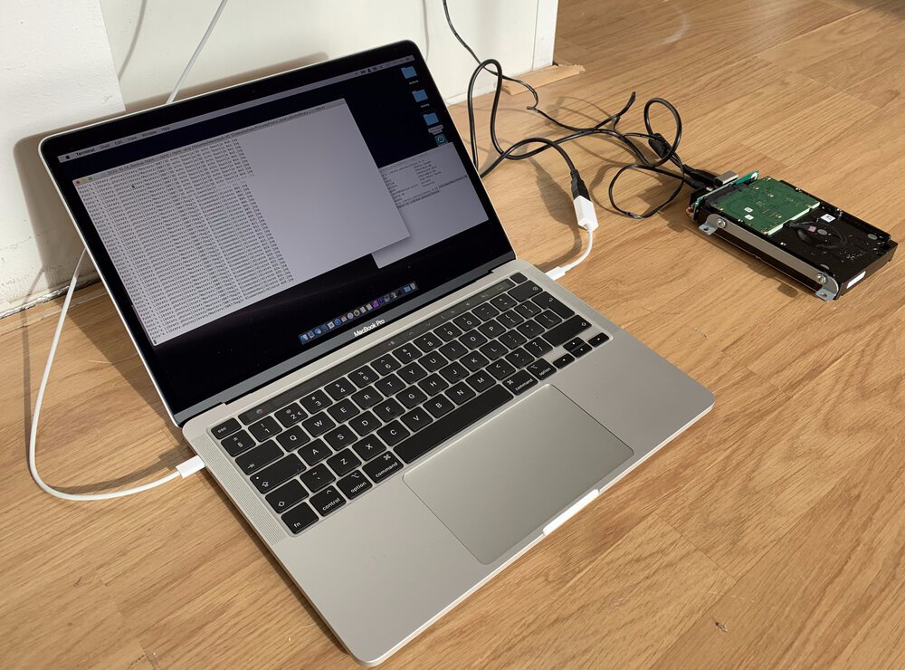 De geborgen schijf aansluiten op een andere Mac