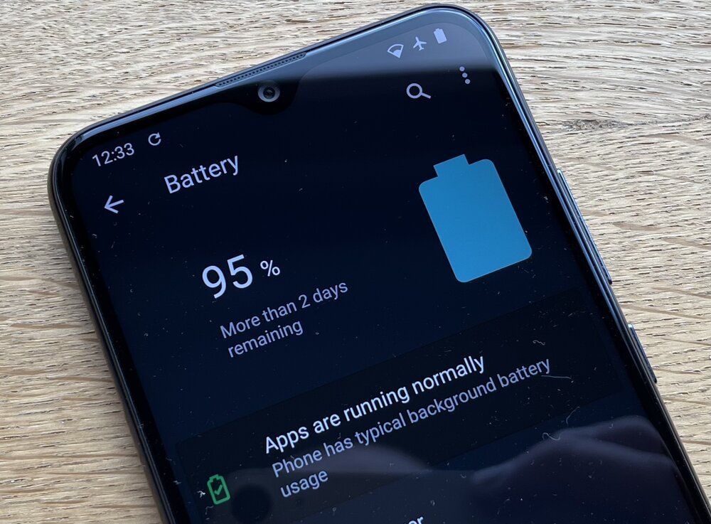 Ook op het gebied van de batterij geen klachten - de resterende tijd wordt gemeten in... dagen!