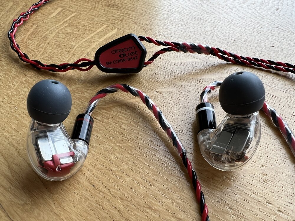 Mijn privéconcertzaal: Shure SE846 oordopjes met DreamDuet kristalkabel, geen actieve ruisonderdrukking nodig want deze oordopjes isoleren perfect