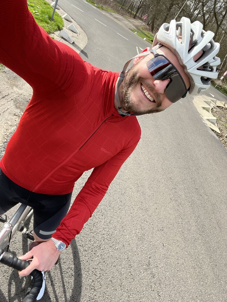 Lach en blijf fietsen! Uiteindelijk worden de dingen WEL BETER.