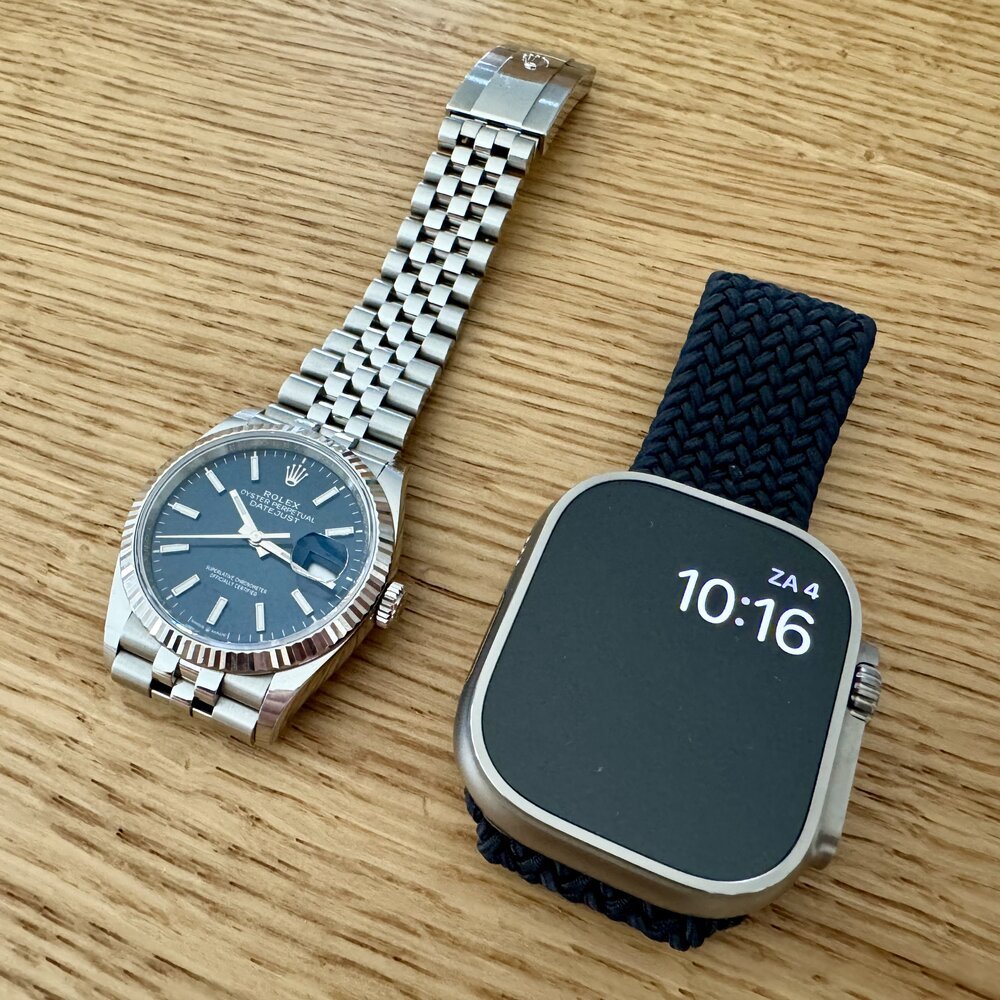 Apple Watch Ultra 2 vergelijken met een Rolex DateJust 36MM