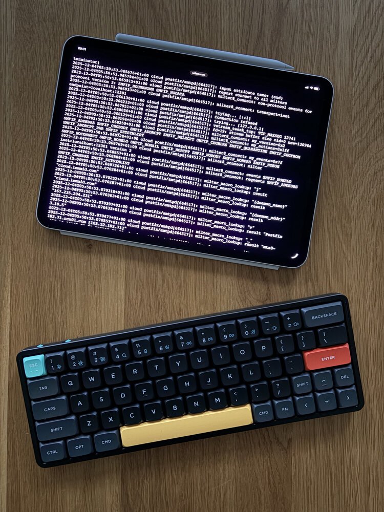 iPad Pro met het NuPhy Air60 V2 toetsenbord (in Basalt Black)